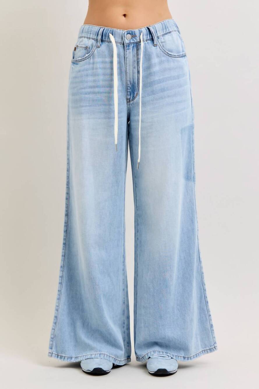 NEW JUDY BLUE featherweight palazzo shadow pocket wide leg jeans in light denim